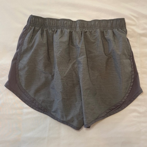 Nike Dri-Fit‎ Gray Running Shorts Size Medium - Picture 2 of 8